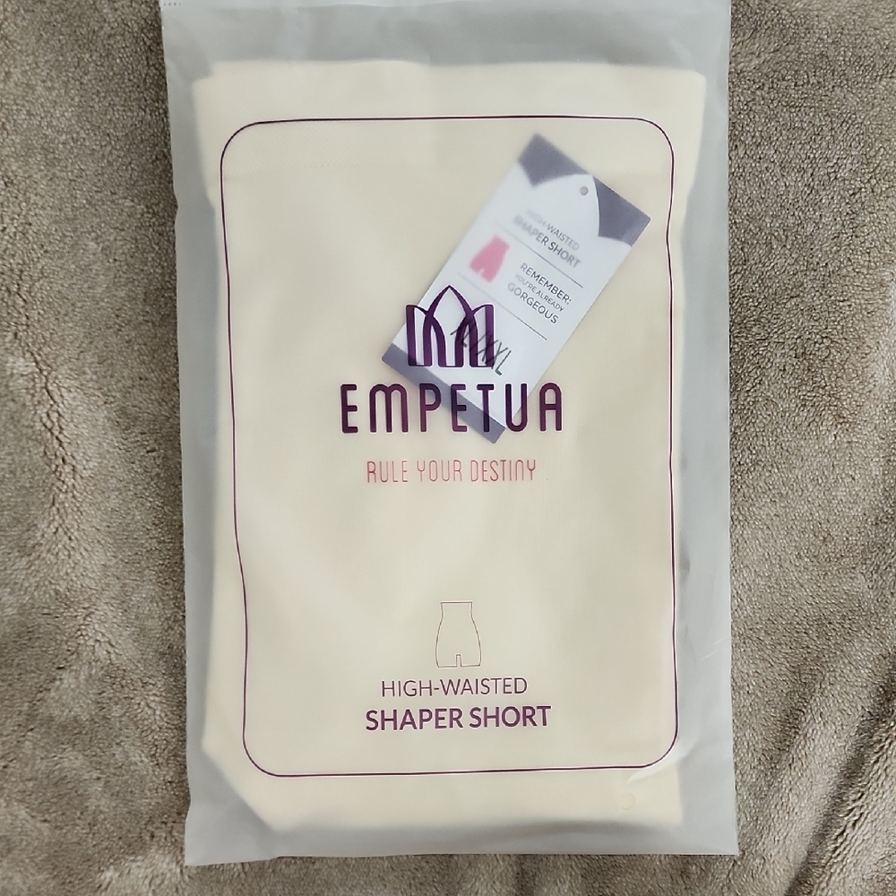 Empetua High-Waisted Shaper Short Size XL/XXL